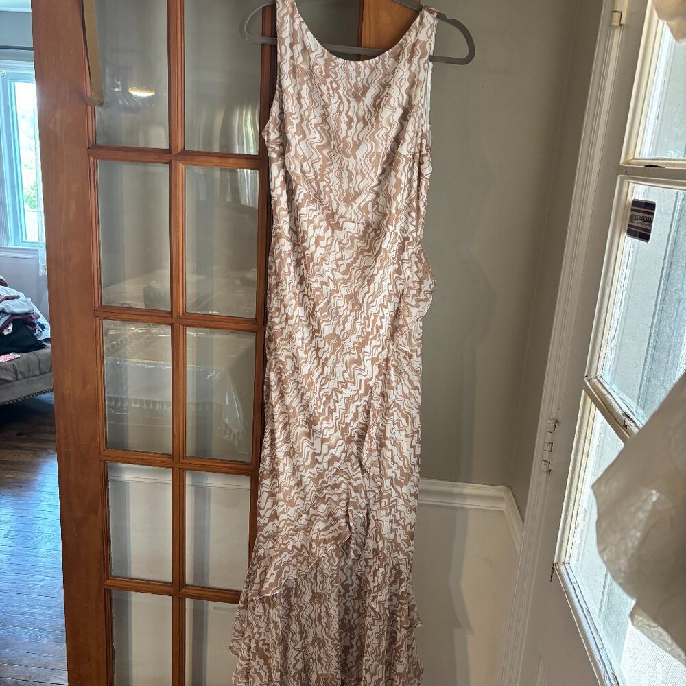 DKNY Women's Sleeveless Ruffle-Trim Chiffon Dress SZ: 16 Ivory/blush